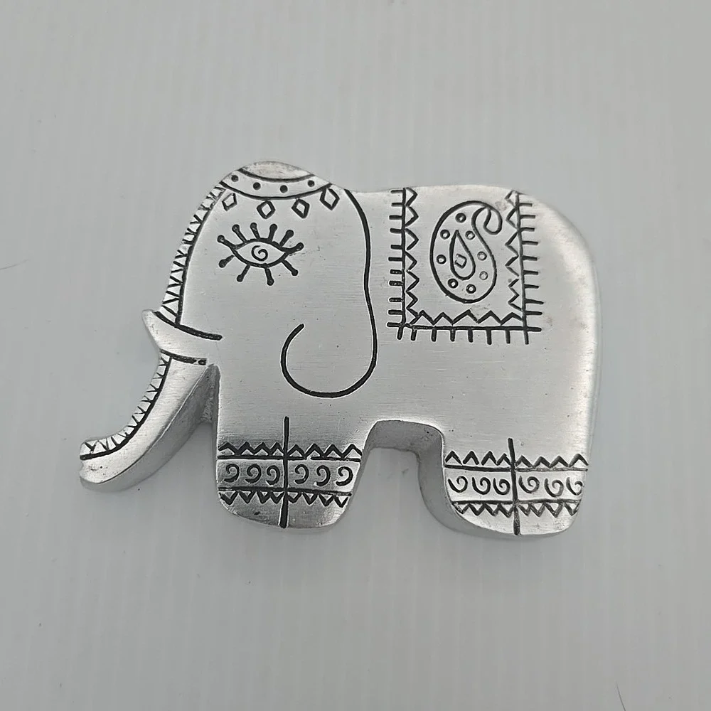 Pier 1 Imports Elephant Paper‎ Weight
